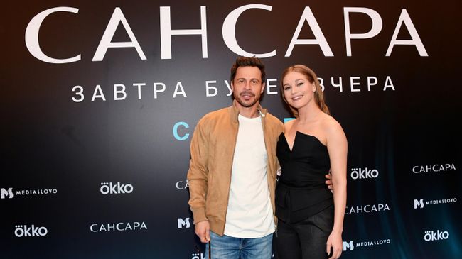 Актеры Павел Деревянко и Кристина Асмус на премьере сериала Сансара режиссера Марии Агранович в кинотеатре Художественный в Москве