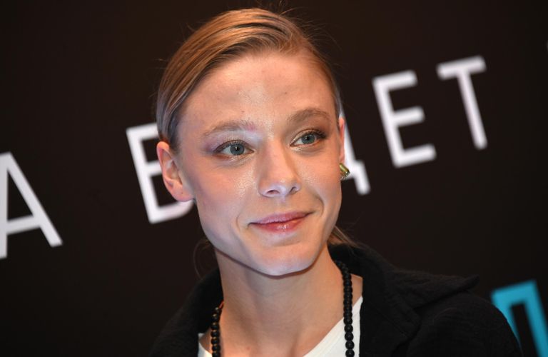Актриса Алена Михайлова на премьере сериала Сансара режиссера Марии Агранович в кинотеатре Художественный в Москве Актриса Алена Михайлова на премьере сериала Сансара режиссера Марии Агранович в кинотеатре Художественный в Москве