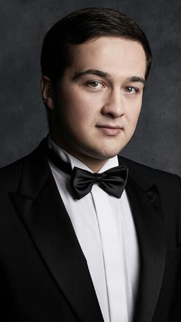 Дирижер Тимур Зангиев