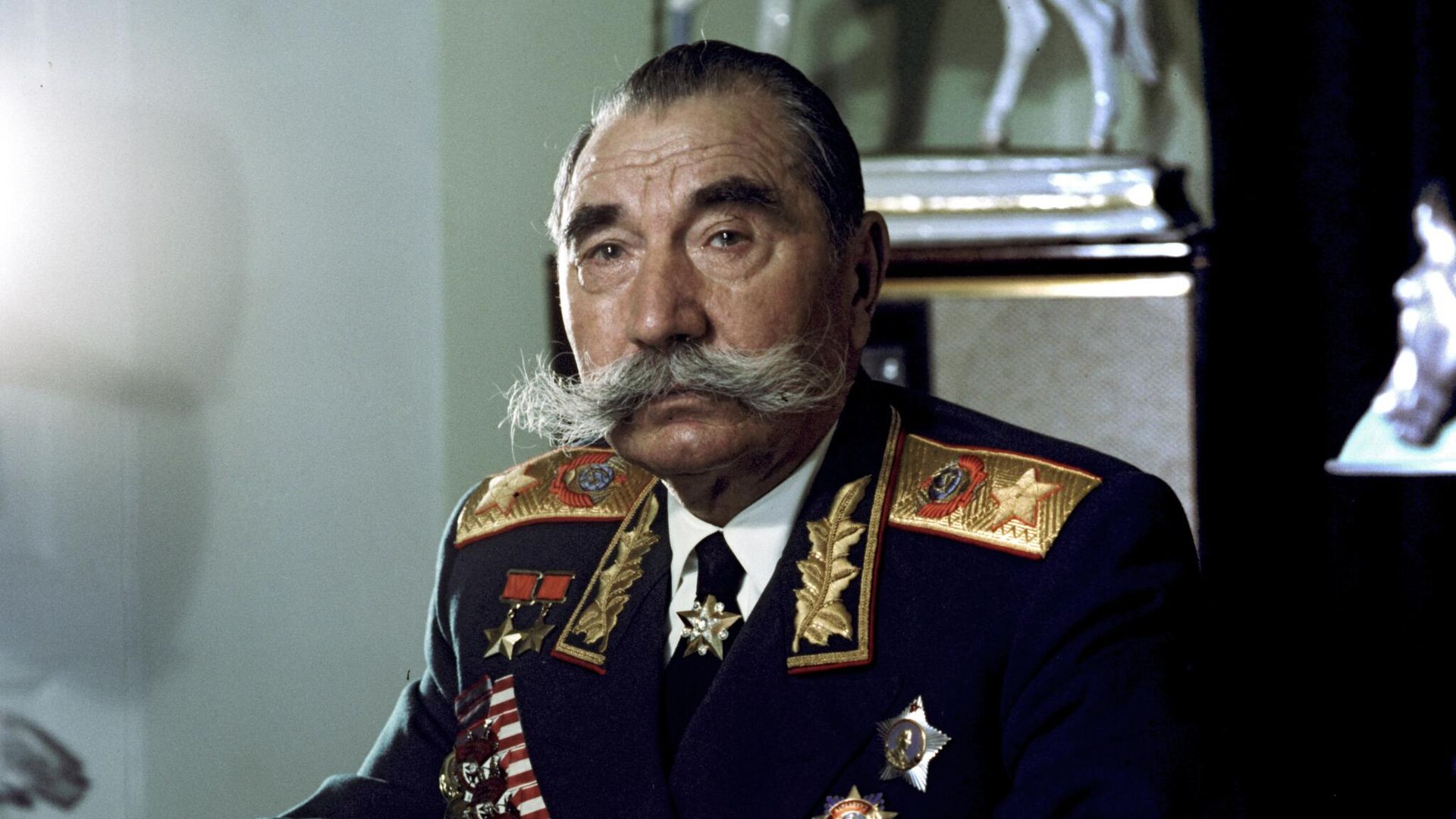 Семен Михайлович Буденный советский военачальник, один из первых Маршалов Советского Союза, трижды Герой Советского Союза, кавалер Георгиевского креста всех степеней.  - РИА Новости, 1920, 25.04.2023