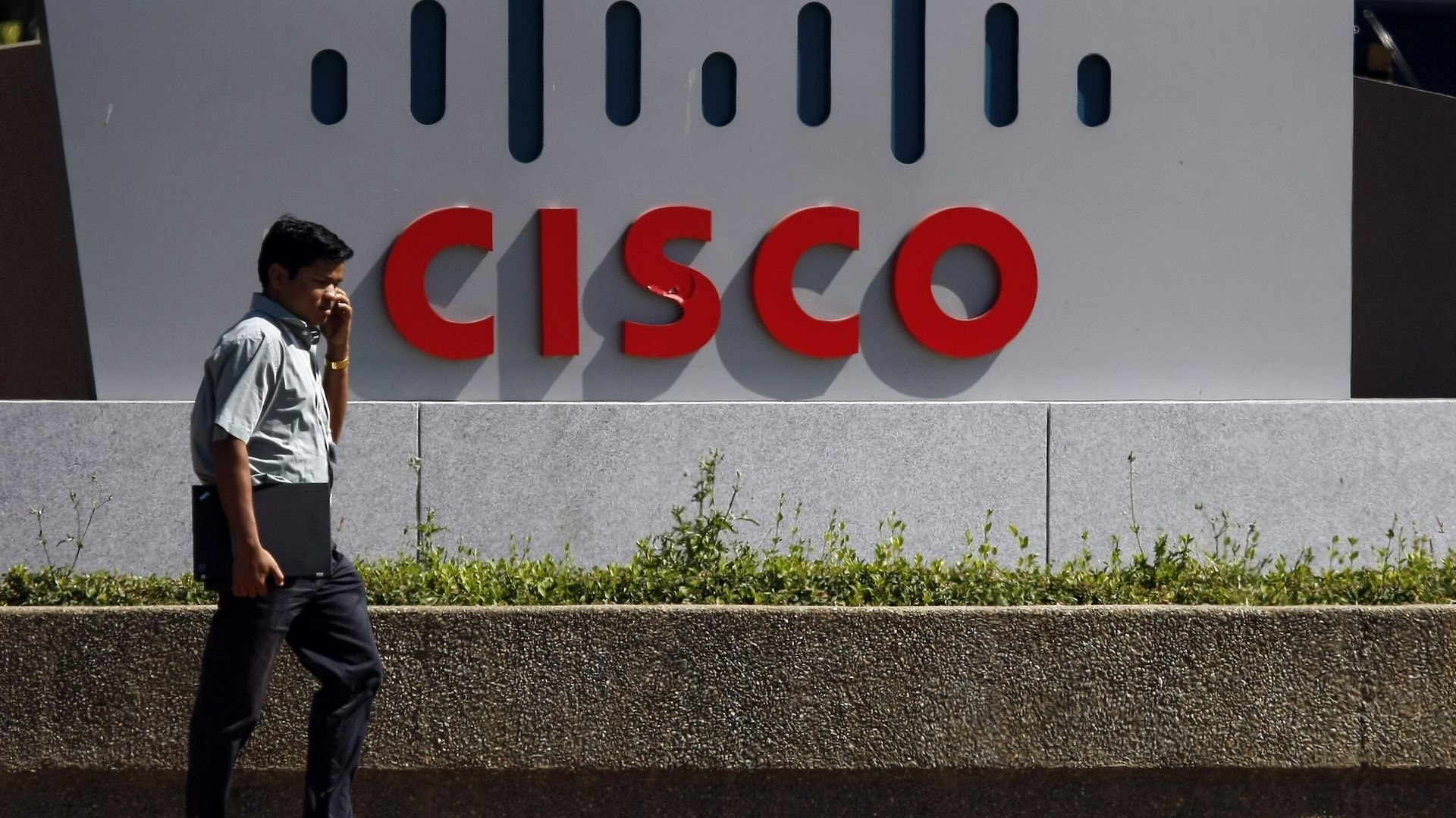 Стенд с логотипом Cisco Systems Стенд с логотипом Cisco Systems - РИА Новости, 1920, 08.04.2025