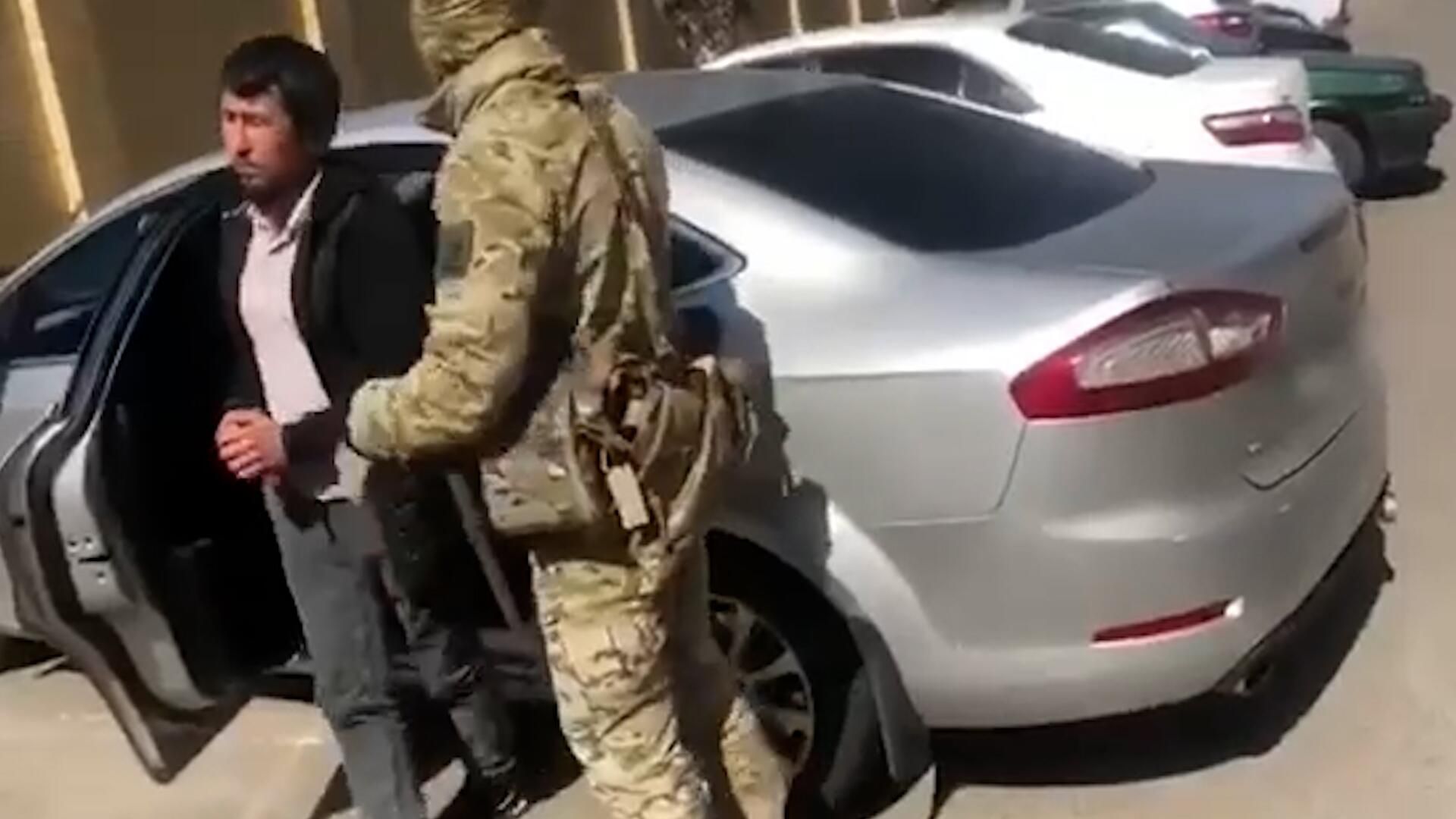 Кадры задержания участника банды Басаева и Хаттаба Кадры задержания участника банды Басаева и Хаттаба - РИА Новости, 1920, 06.04.2023