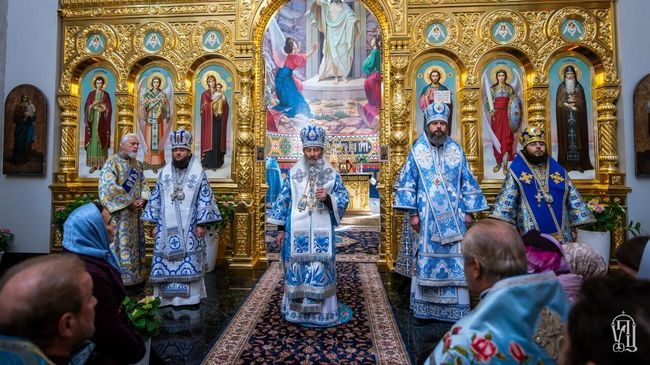 Божественная литургия в праздник Благовещения Пресвятой Богородицы в Киево-Печерской лавре Божественная литургия в праздник Благовещения Пресвятой Богородицы в Киево-Печерской лавре