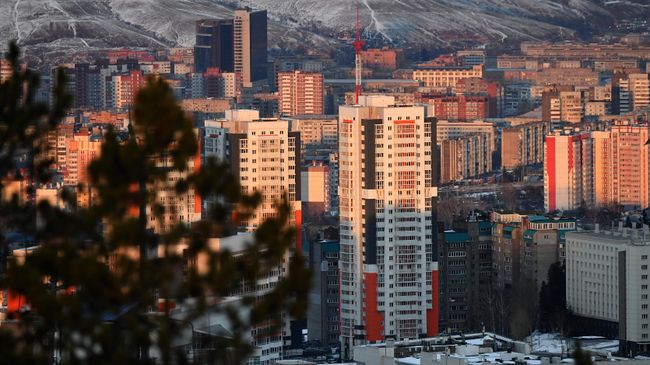 Вид со смотровой площадки Николаевской сопки на Красноярск