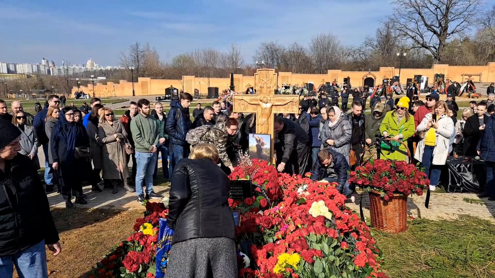 Могила Владлена Татарского на Троекуровском кладбище Могила Владлена Татарского на Троекуровском кладбище - РИА Новости, 1920, 08.04.2023