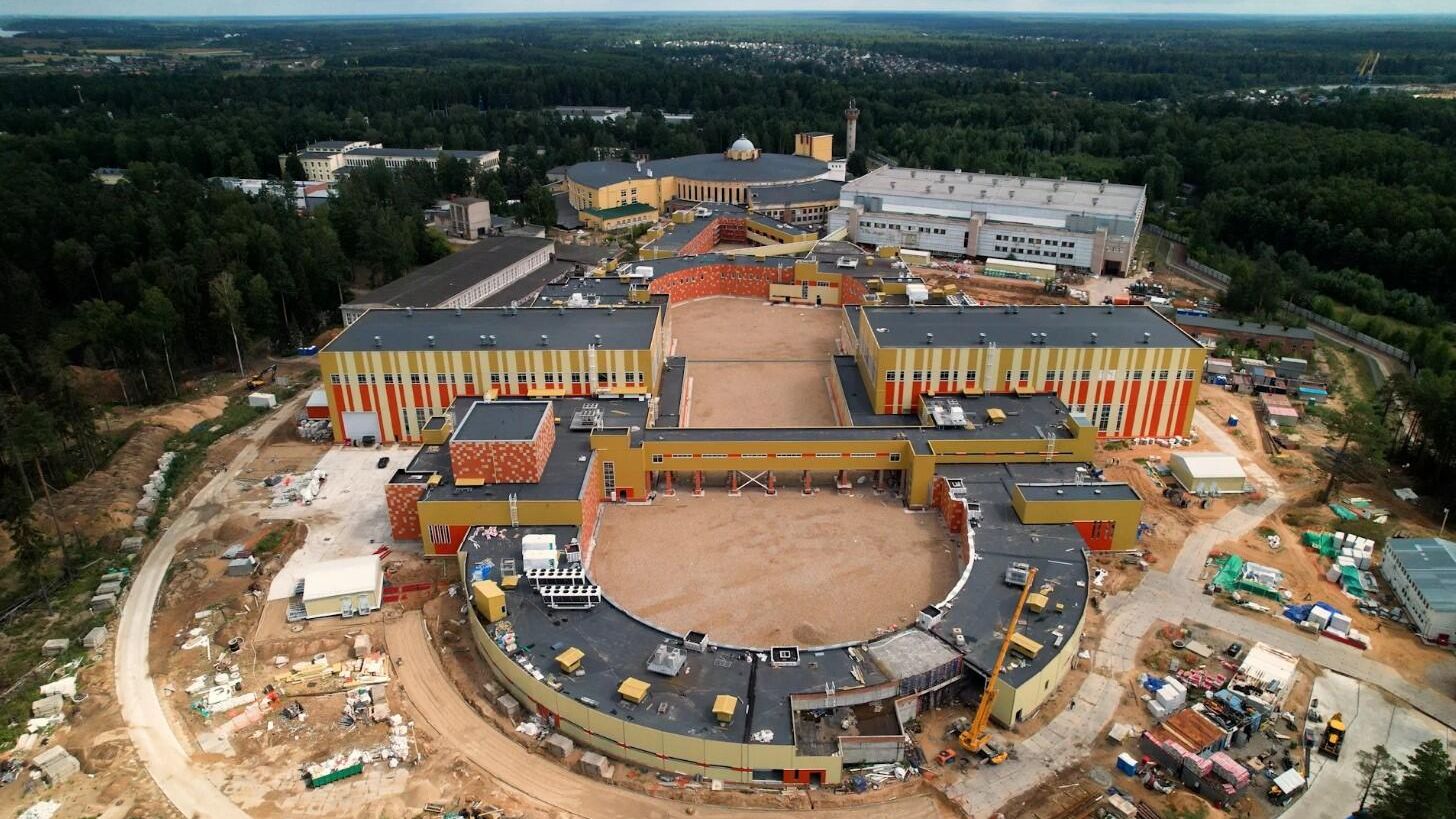 Строящийся коллайдер NICA. Фото 2021 года Строящийся коллайдер NICA. Фото 2021 года - РИА Новости, 1920, 14.04.2023