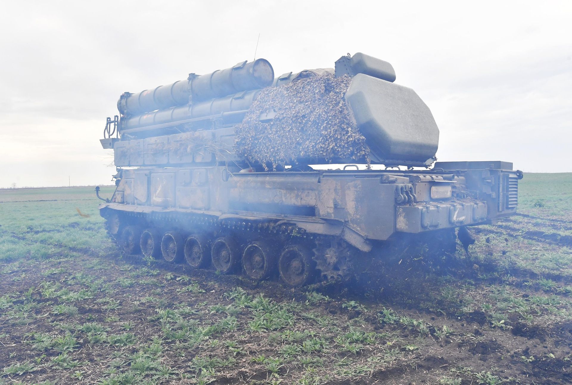 Зенитно-ракетный комплекс Бук-М3 ПВО ЮВО ВС РФ на позиции в зоне СВО Зенитно-ракетный комплекс Бук-М3 ПВО ЮВО ВС РФ на позиции в зоне СВО - РИА Новости, 1920, 03.05.2024