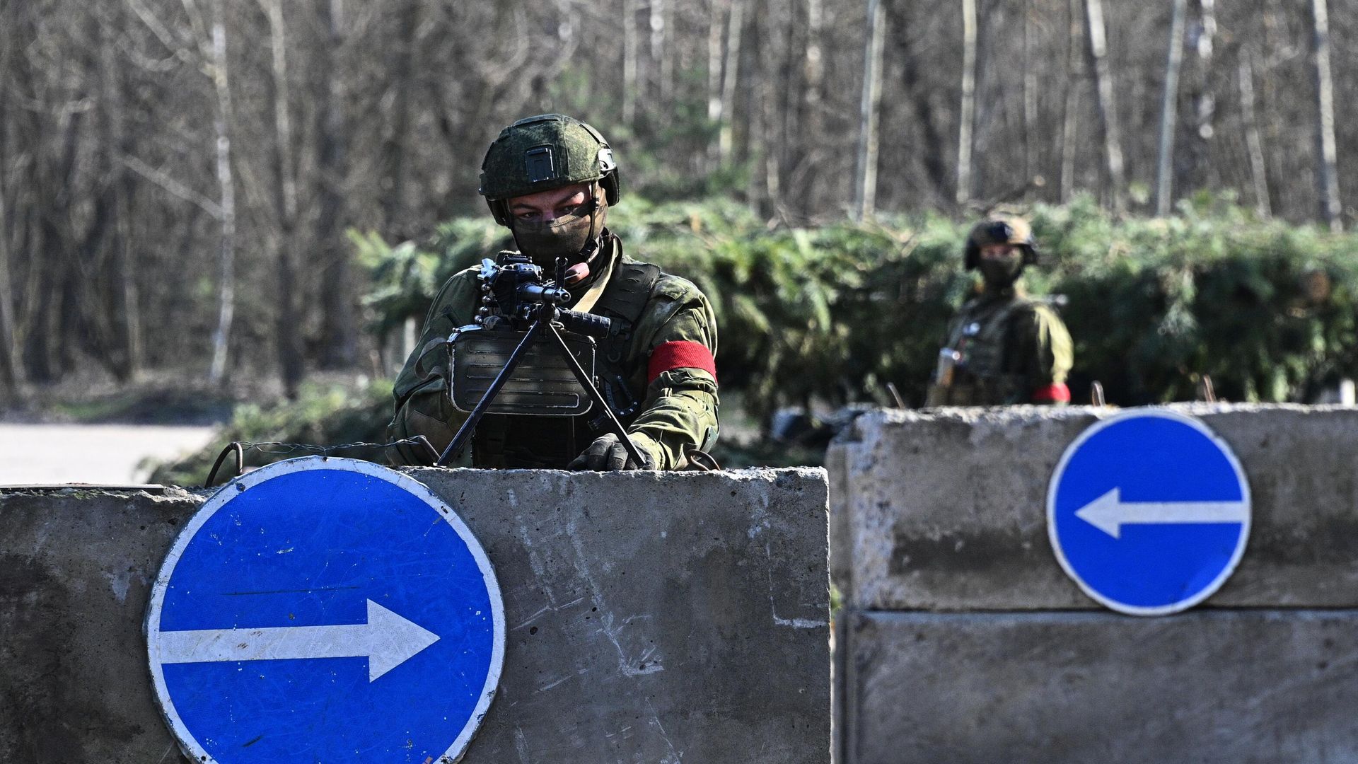 Военнослужащие воздушно-десантных войск Белоруссии дежурят на контрольно-пропускном пункте в Гомельской области неподалеку от белорусско-украинской границы Военнослужащие воздушно-десантных войск Белоруссии дежурят на контрольно-пропускном пункте в Гомельской области неподалеку от белорусско-украинской границы - РИА Новости, 1920, 12.08.2024