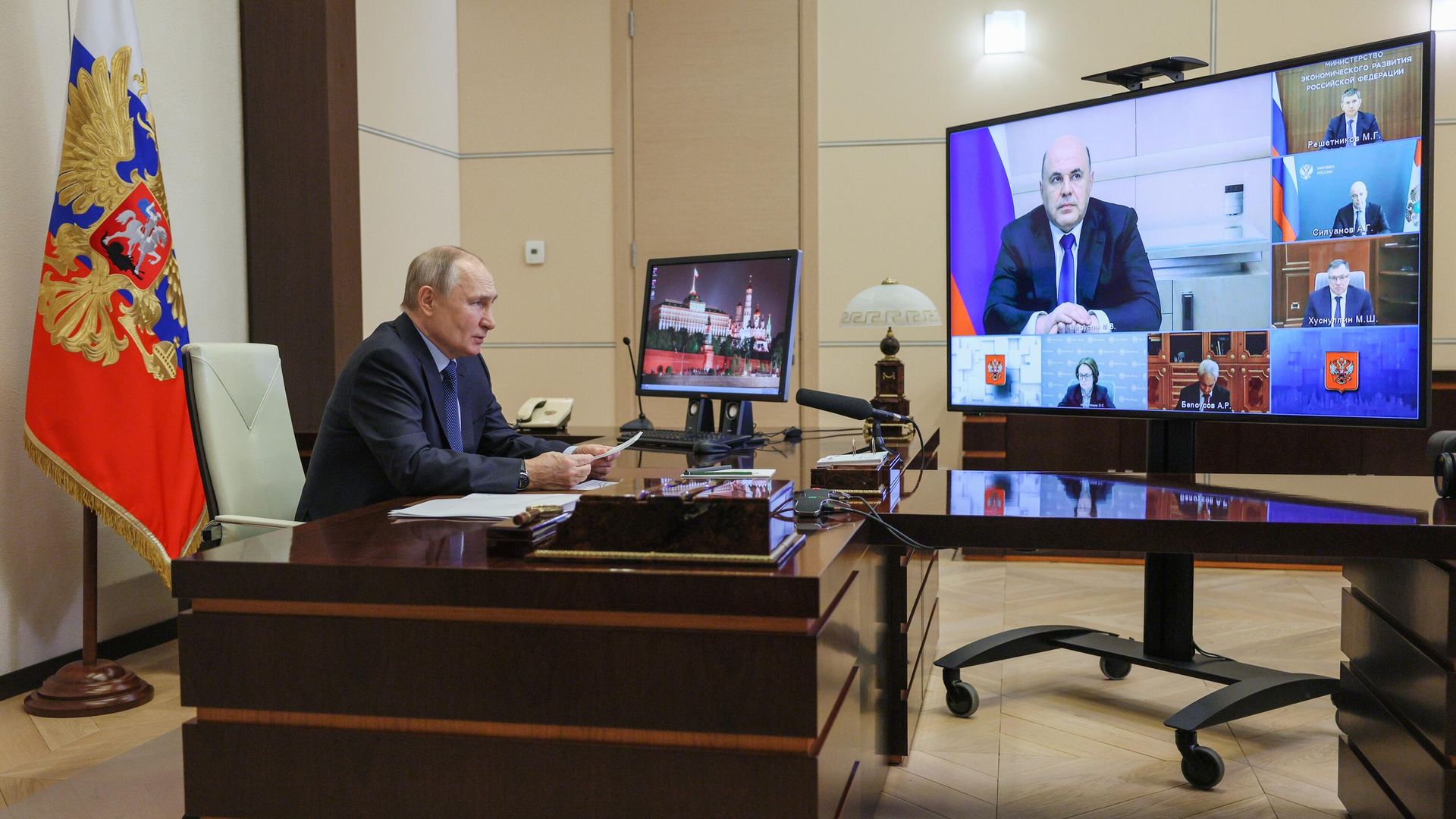 Президент России Владимир Путин проводит в режиме видеоконференции совещание по экономическим вопросам Президент России Владимир Путин проводит в режиме видеоконференции совещание по экономическим вопросам - РИА Новости, 1920, 11.04.2023