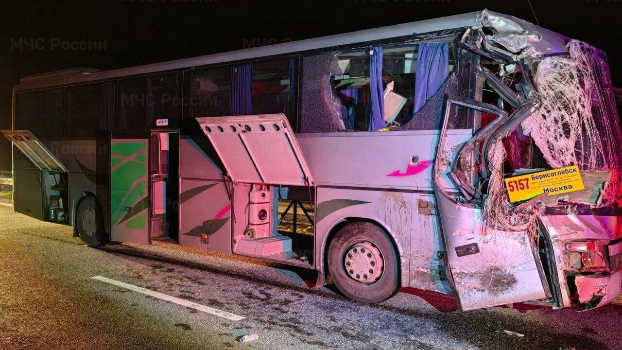ДТП с участием двух автобусов на трассе М–4 Дон в Ефремовском районе Тульской области ДТП с участием двух автобусов на трассе М–4 Дон в Ефремовском районе Тульской области - РИА Новости, 1920, 12.04.2023