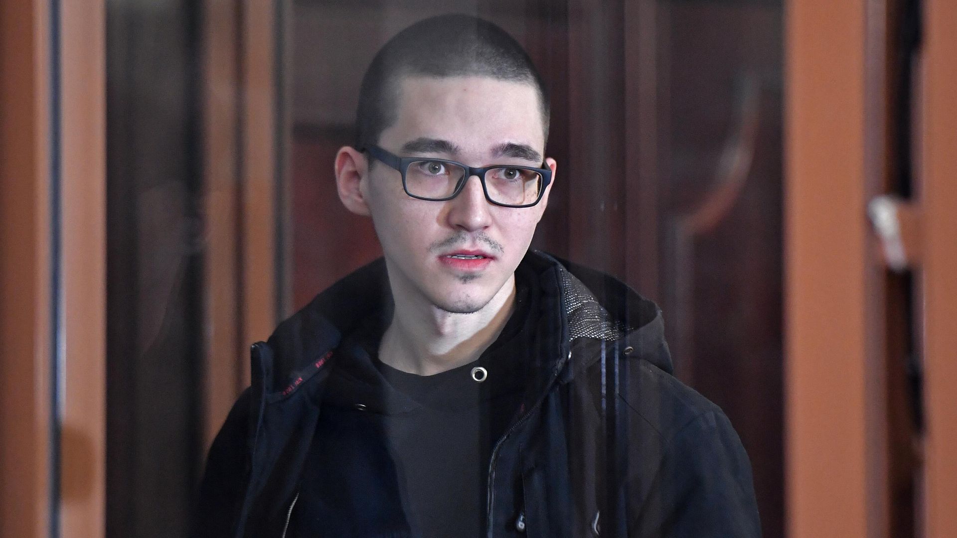 Ильназ Галявиев, устроивший стрельбу в казанской гимназии, в зале заседаний Верховного суда Татарстана Ильназ Галявиев, устроивший стрельбу в казанской гимназии, в зале заседаний Верховного суда Татарстана - РИА Новости, 1920, 02.02.2025