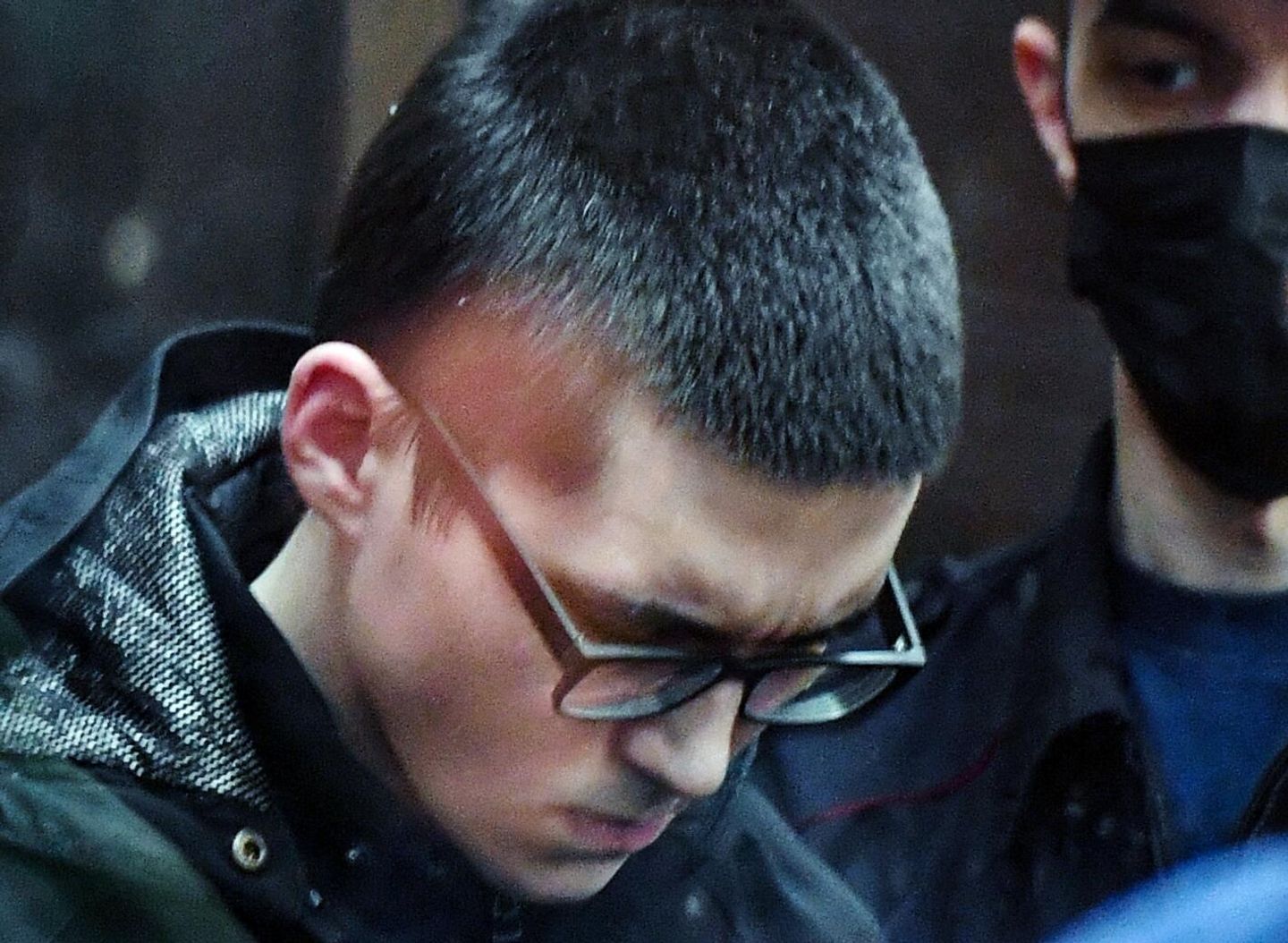 Ильназ Галявиев во время оглашения приговора по делу о стрельбе в казанской гимназии на заседании в Верховном суде Татарстана. Ильназ Галявиев во время оглашения приговора по делу о стрельбе в казанской гимназии на заседании в Верховном суде Татарстана.