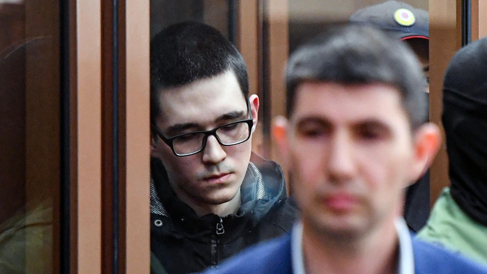 Ильназ Галявиев во время оглашения приговора по делу о стрельбе в казанской гимназии на заседании в Верховном суде Татарстана Ильназ Галявиев во время оглашения приговора по делу о стрельбе в казанской гимназии на заседании в Верховном суде Татарстана - РИА Новости, 1920, 11.12.2023
