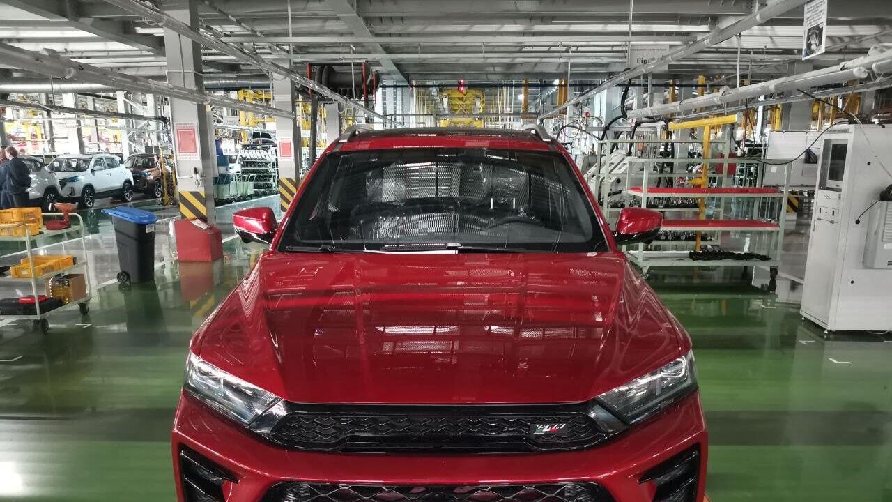 Калининградский Автотор запустил производство китайских автомобилей SWM Калининградский Автотор запустил производство китайских автомобилей SWM - РИА Новости, 1920, 02.02.2024