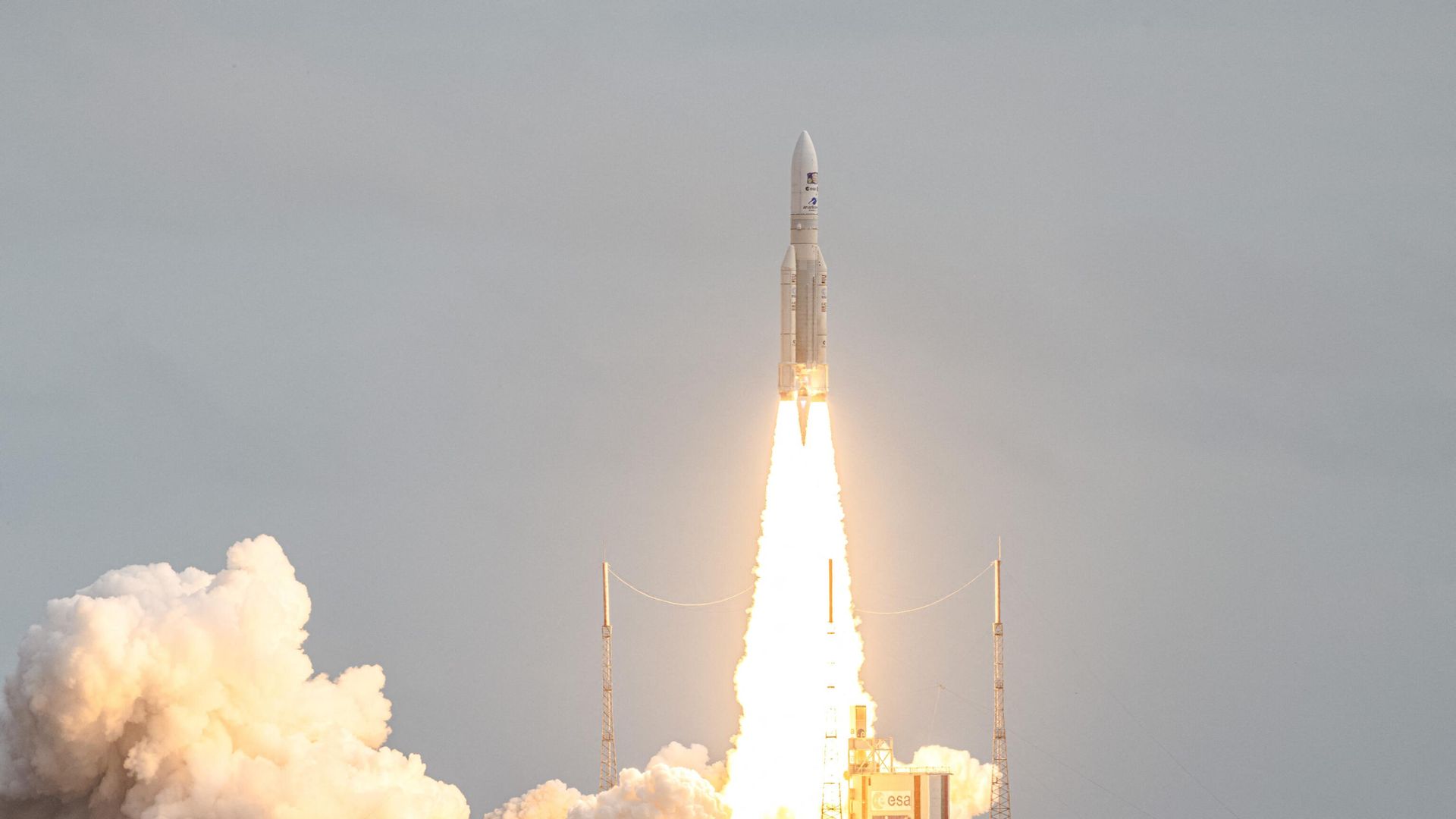 Старт ракеты Ariane-5 с исследовательским зондом JUICE, созданным для изучения Юпитера и его ледяных лун. 14 апреля 2023 Старт ракеты Ariane-5 с исследовательским зондом JUICE, созданным для изучения Юпитера и его ледяных лун. 14 апреля 2023 - РИА Новости, 1920, 14.04.2023