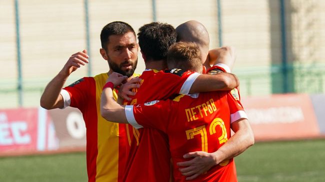 Футболисты Алании в матче Первой лиги