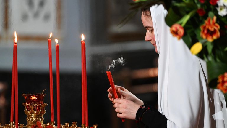 Пасхальное богослужение в храме Христа Спасителя Пасхальное богослужение в храме Христа Спасителя