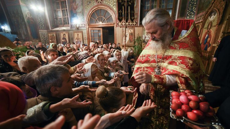 Протоиерей Богдан Северин на праздничном пасхальном богослужении в храме Трёх Святителей в Симферополе Протоиерей Богдан Северин на праздничном пасхальном богослужении в храме Трёх Святителей в Симферополе