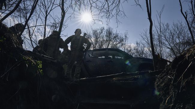 Украинские солдаты возле Артемовска