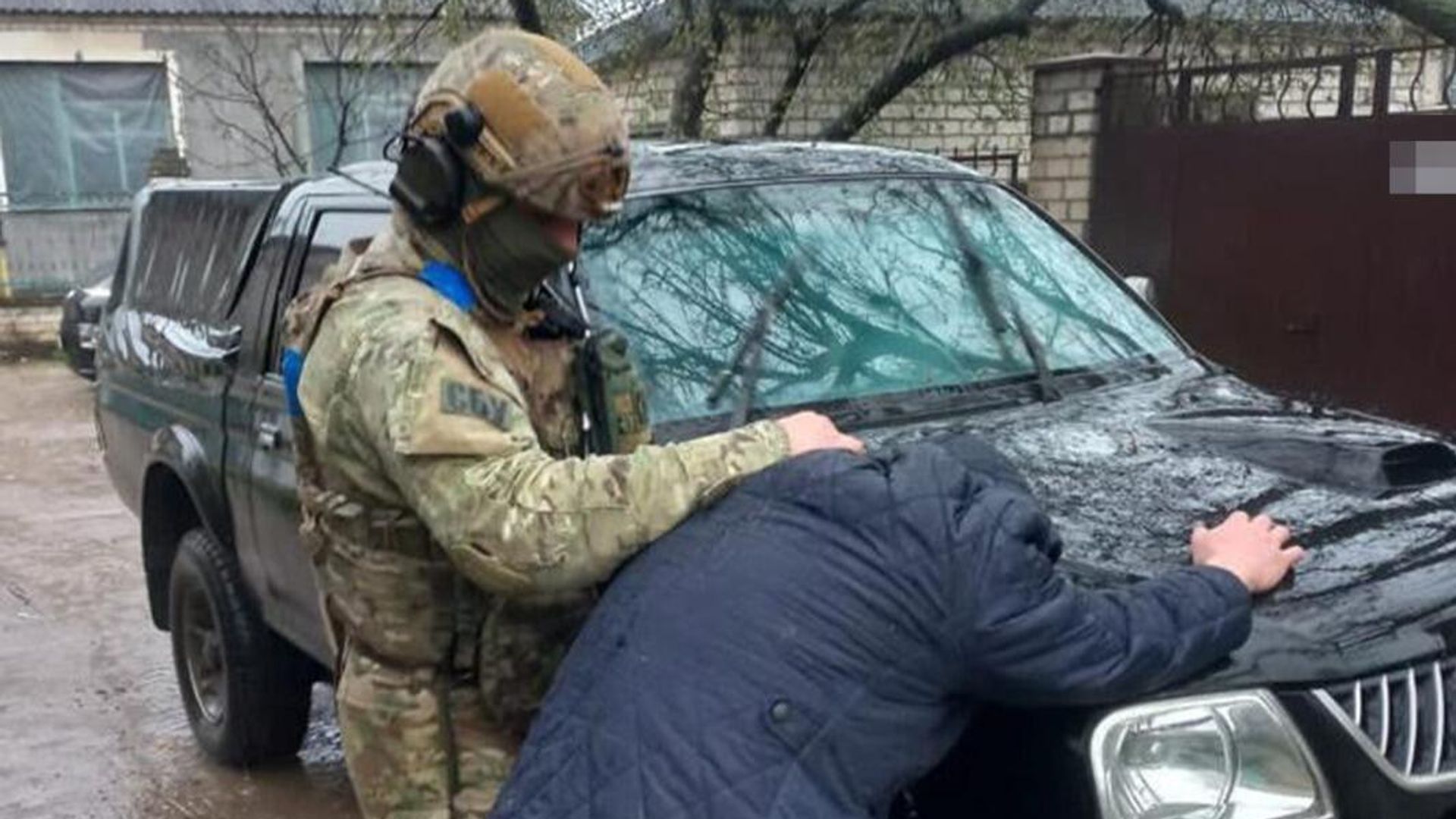 Задержание сотрудниками СБУ экс-главы железнодорожного вокзала Херсона Задержание сотрудниками СБУ экс-главы железнодорожного вокзала Херсона - РИА Новости, 1920, 17.04.2023