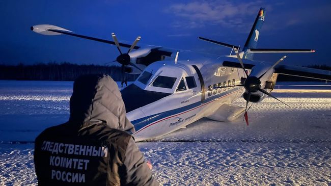 Самолет L-410 в целях выполнения учебно-тренировочного полета производил взлет с аэропорта Маган в г. Якутске. В процессе этого произошел надлом передней стойки шасси Самолет L-410 в целях выполнения учебно-тренировочного полета производил взлет с аэропорта Маган в г. Якутске. В процессе этого произошел надлом передней стойки шасси