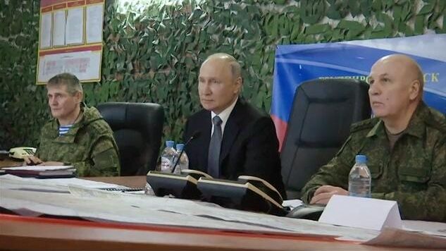 Президент РФ Владимир Путин посещает штаб группировок Днепр на Херсонском направлении специальной военной операции. Скриншот видео Президент РФ Владимир Путин посещает штаб группировок Днепр на Херсонском направлении специальной военной операции. Скриншот видео - РИА Новости, 1920, 20.04.2023