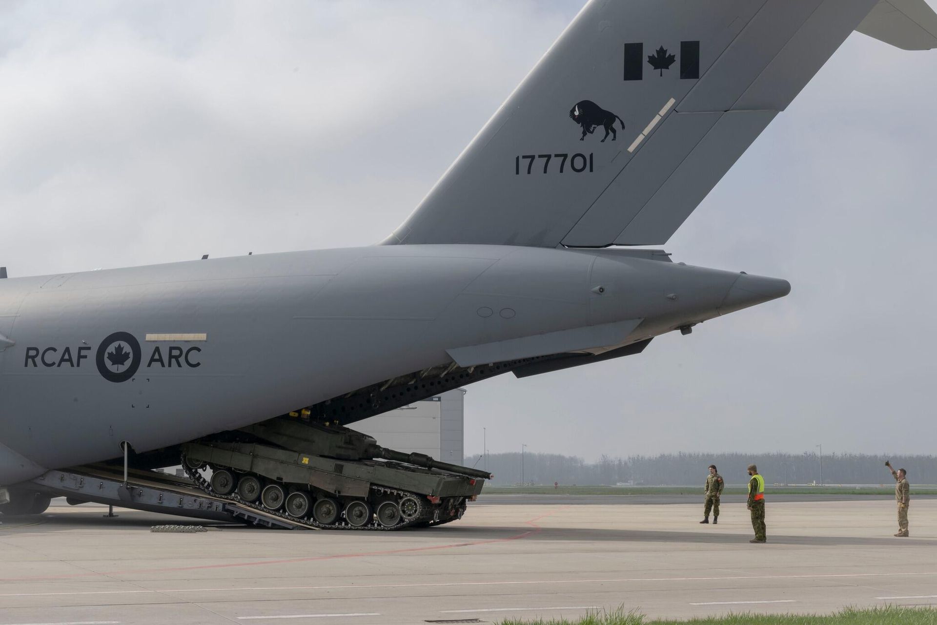 Подготовка канадских танков Leopard 2 для отправки на Украину Подготовка канадских танков Leopard 2 для отправки на Украину - РИА Новости, 1920, 04.10.2023