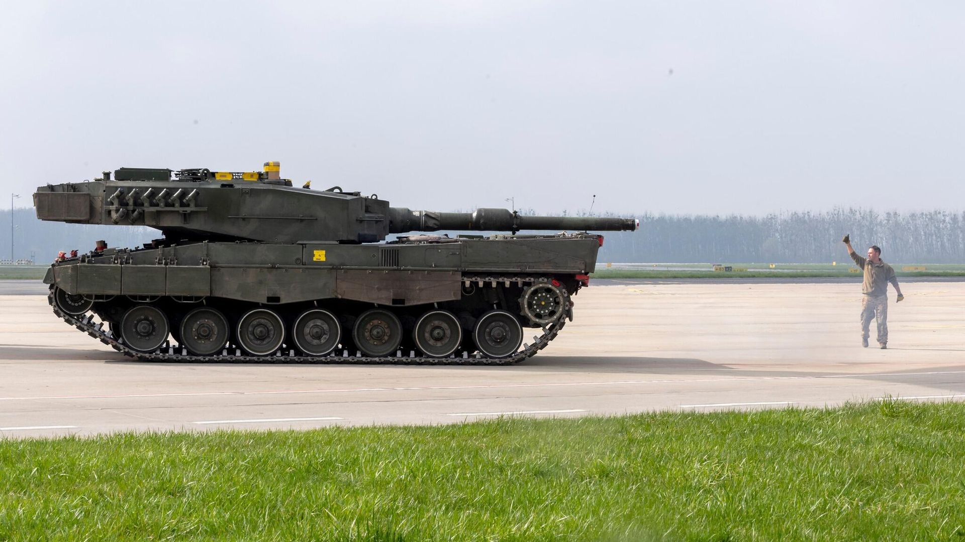 Подготовка канадских танков Leopard 2 для отправки на Украину Подготовка канадских танков Leopard 2 для отправки на Украину - РИА Новости, 1920, 12.07.2023