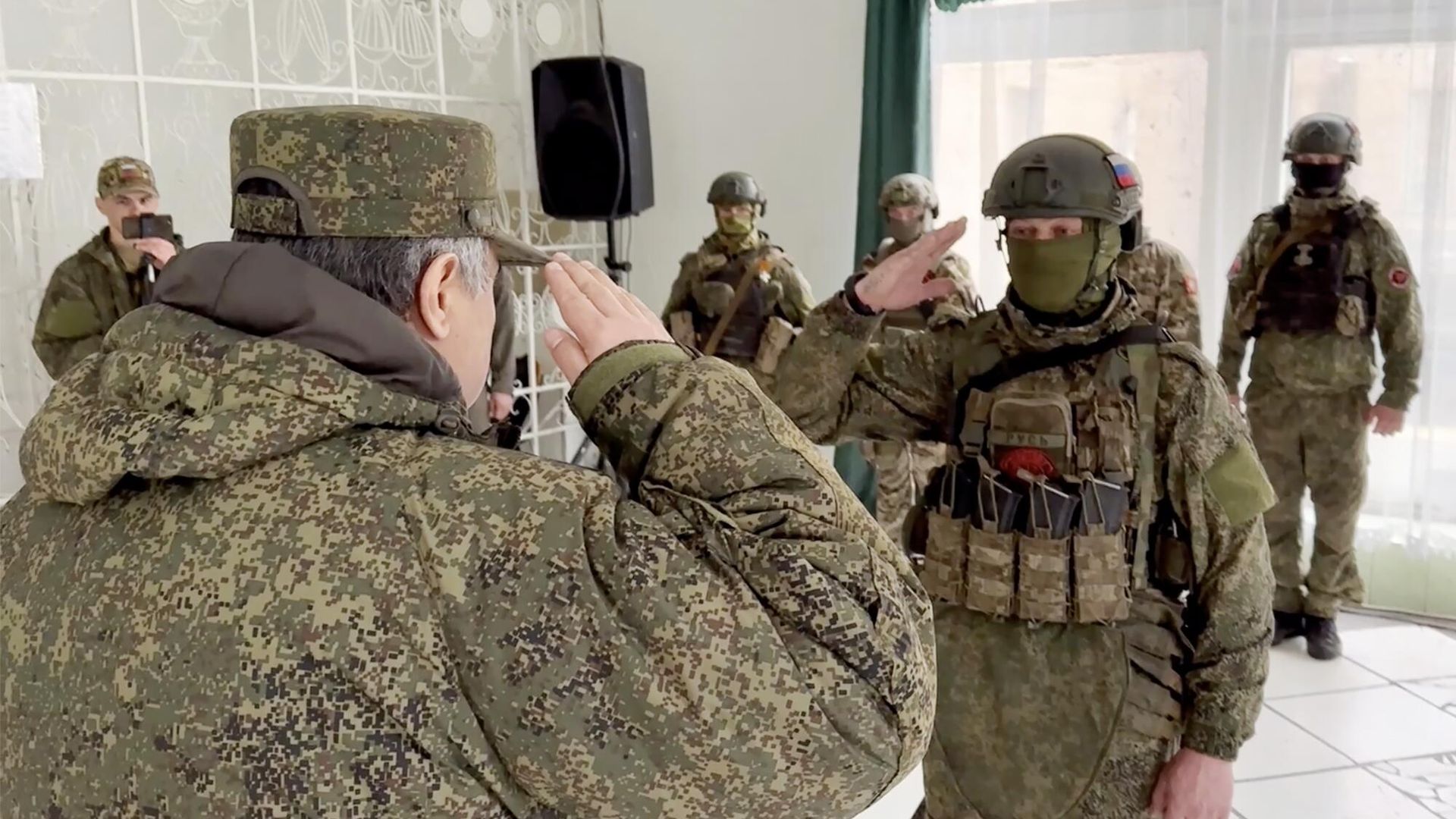 Награждение российских военнослужащих батальона Урал в ходе выполнения специальных задач в зоне СВО Награждение российских военнослужащих батальона Урал в ходе выполнения специальных задач в зоне СВО - РИА Новости, 1920, 19.04.2023
