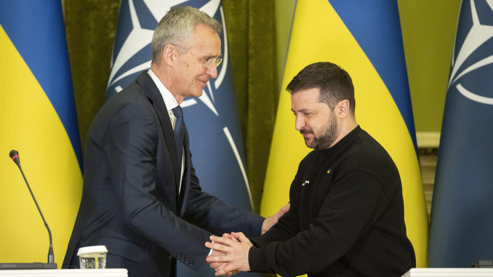 Генеральный секретарь НАТО Йенс Столтенберг и президент Украины Владимир Зеленский Генеральный секретарь НАТО Йенс Столтенберг и президент Украины Владимир Зеленский - РИА Новости, 1920, 08.07.2023