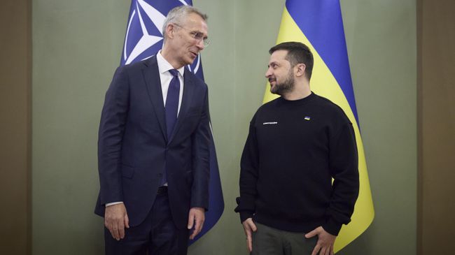 Генеральный секретарь НАТО Йенс Столтенберг и президент Украины Владимир Зеленский