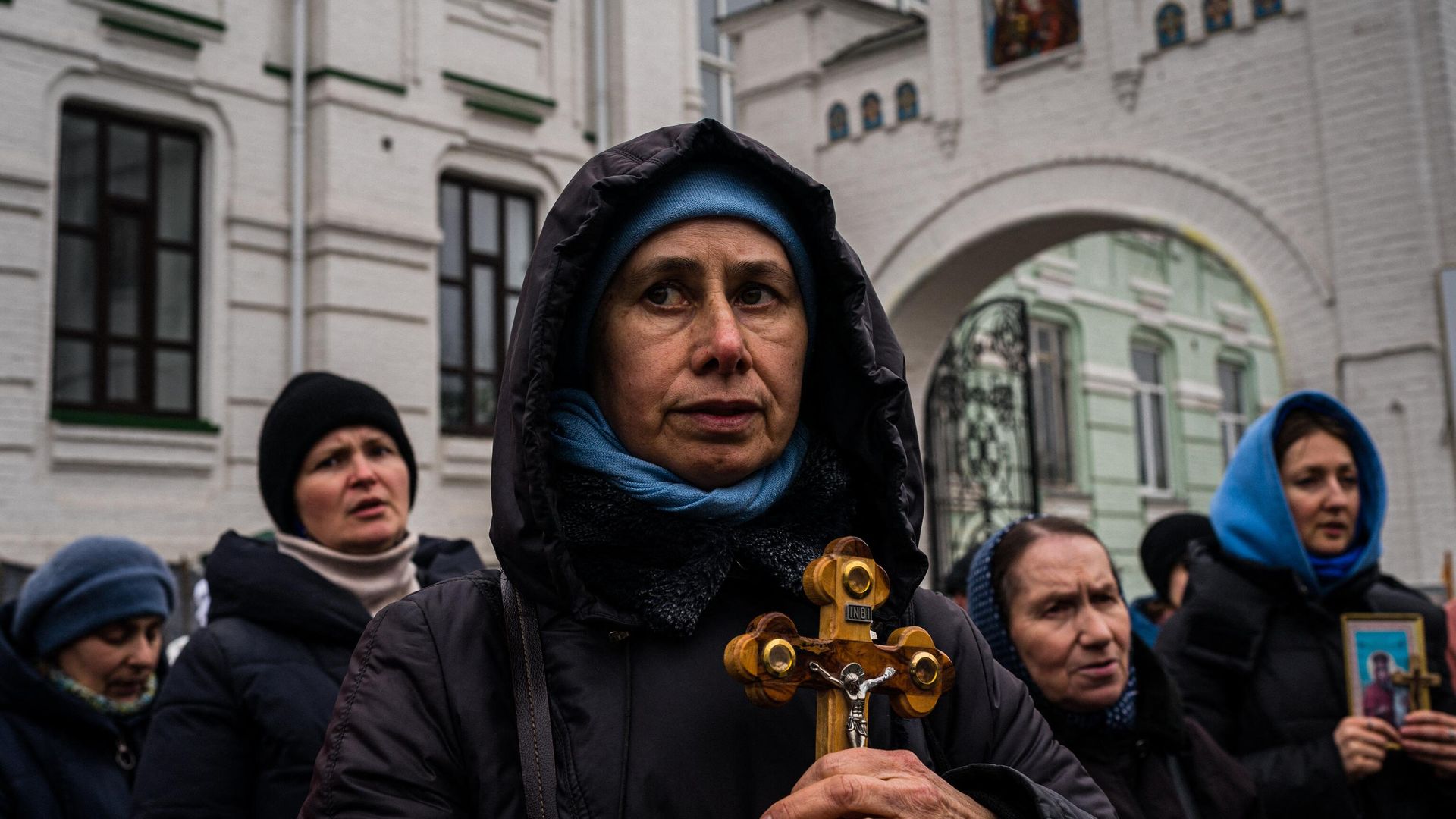 Верующие Украинской православной церкви возле монастыря Киево-Печерской лавры в Киеве Верующие Украинской православной церкви возле монастыря Киево-Печерской лавры в Киеве - РИА Новости, 1920, 21.04.2023