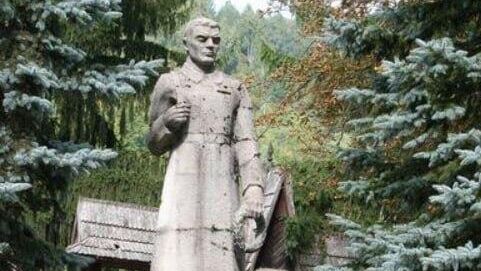 Памятник советским солдатам в селе Лисичово Закарпатской области Украины Памятник советским солдатам в селе Лисичово Закарпатской области Украины - РИА Новости, 1920, 22.04.2023