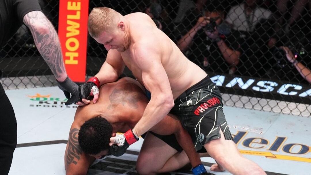 Павлович нокаутирует Блейдса в главном бою турнира UFC Вегас 71 Павлович нокаутирует Блейдса в главном бою турнира UFC Вегас 71 - РИА Новости, 1920, 23.04.2023