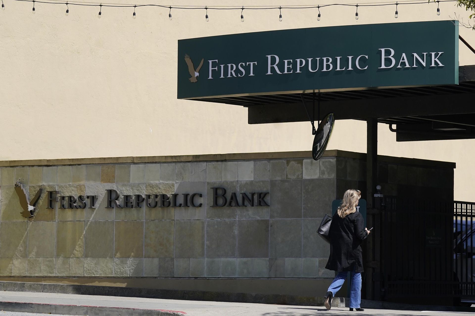 Отделение First Republic Bank в Сан-Франциско, США Отделение First Republic Bank в Сан-Франциско, США - РИА Новости, 1920, 12.05.2023