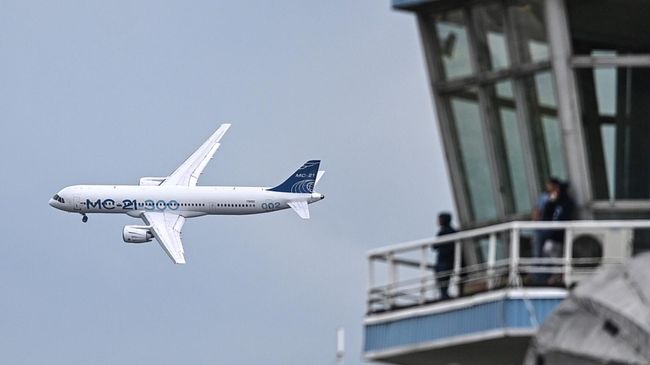 Пассажирский самолет МС-21-300 Пассажирский самолет МС-21-300