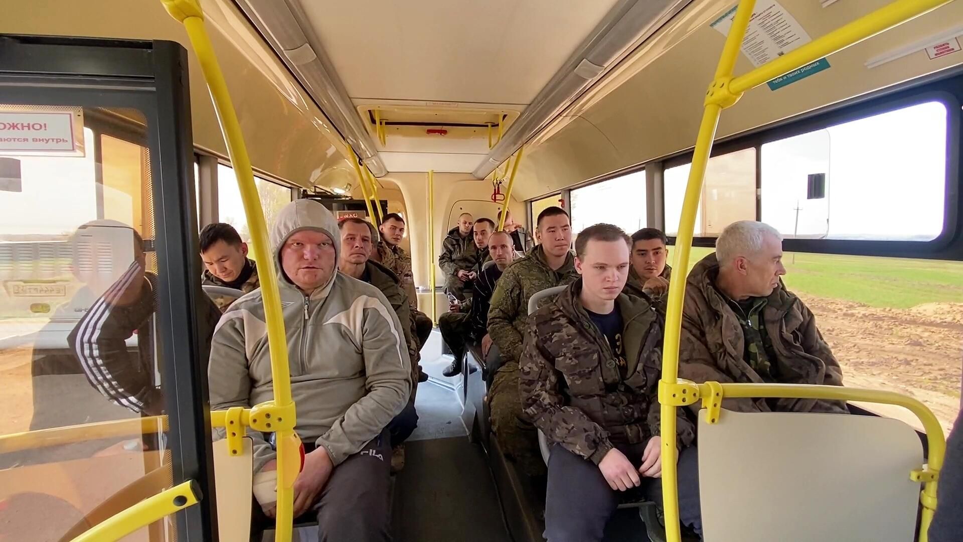 Российские военнослужащие, вернувшиеся из украинского плена, в Белгородской области Российские военнослужащие, вернувшиеся из украинского плена, в Белгородской области - РИА Новости, 1920, 15.08.2023