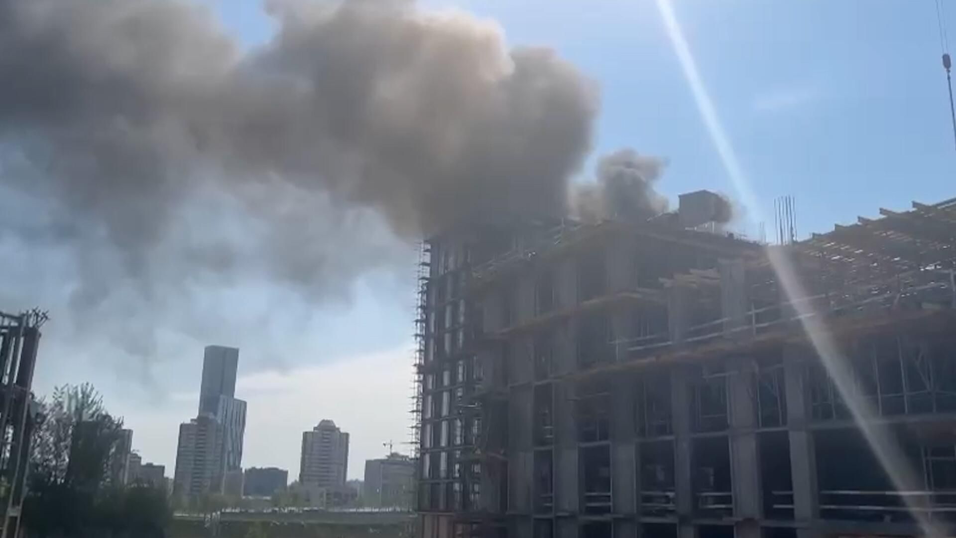 Пожар на строящемся объекте в районе Поклонной горы Пожар на строящемся объекте в районе Поклонной горы - РИА Новости, 1920, 27.04.2023