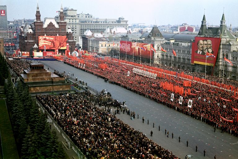 На демонстрации трудящихся 1 мая на Красной площади, 1969 год На демонстрации трудящихся 1 мая на Красной площади, 1969 год