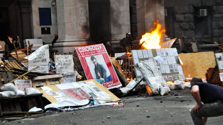 Массовые беспорядки у здания Дома профсоюзов в Одессе Массовые беспорядки у здания Дома профсоюзов в Одессе
