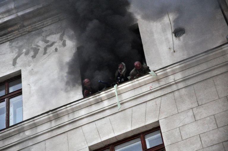 Пожар в здании Дома профсоюзов в Одессе Пожар в здании Дома профсоюзов в Одессе
