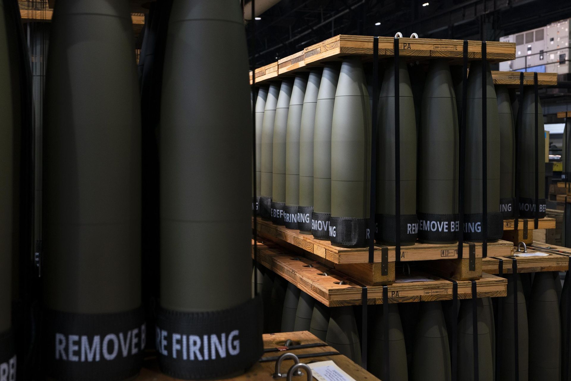 155-мм гаубичные снаряды M795 на заводе боеприпасов в Скрэнтоне, США 155-мм гаубичные снаряды M795 на заводе боеприпасов в Скрэнтоне, США - РИА Новости, 1920, 14.07.2023