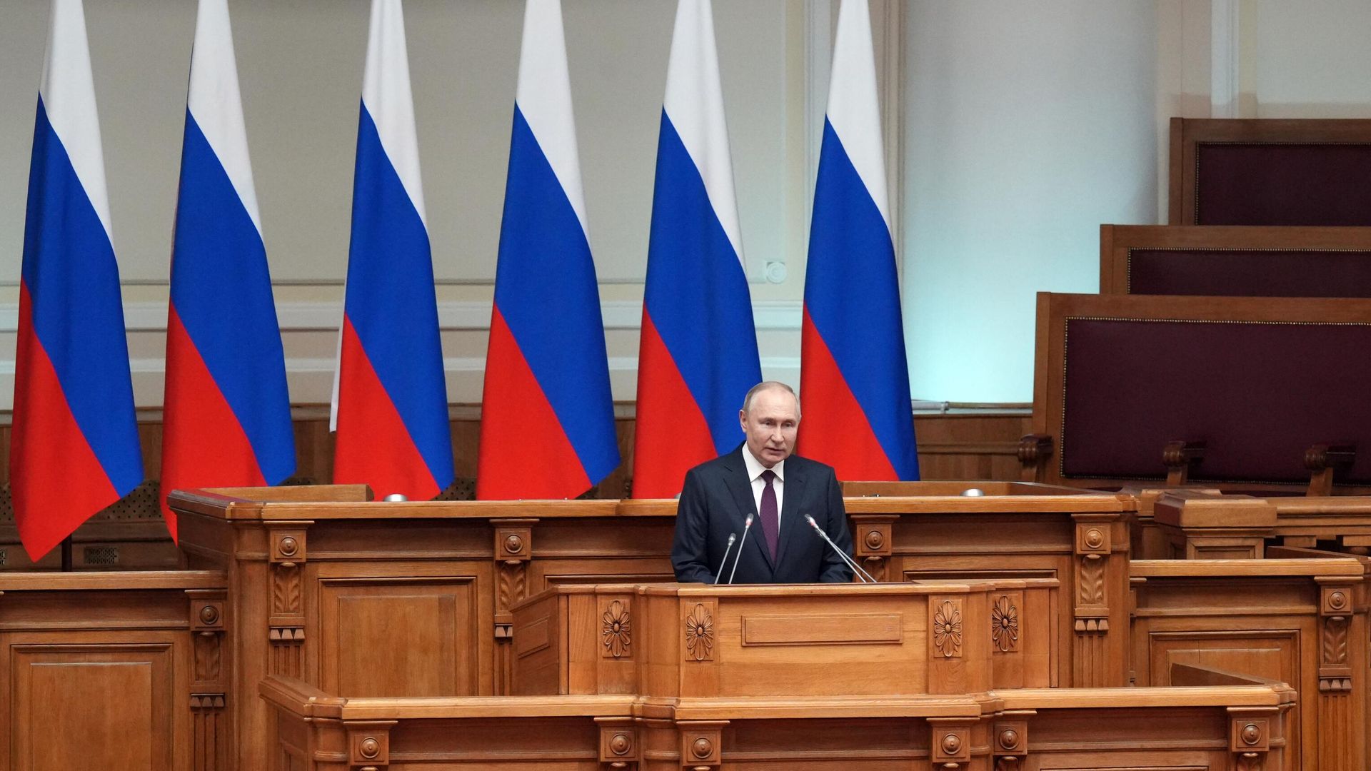 Президент РФ Владимир Путин выступает на заседании Совета законодателей РФ - РИА Новости, 1920, 28.04.2023