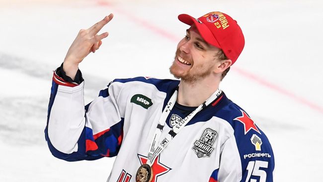 Игрок ПХК ЦСКА Павел Карнаухов