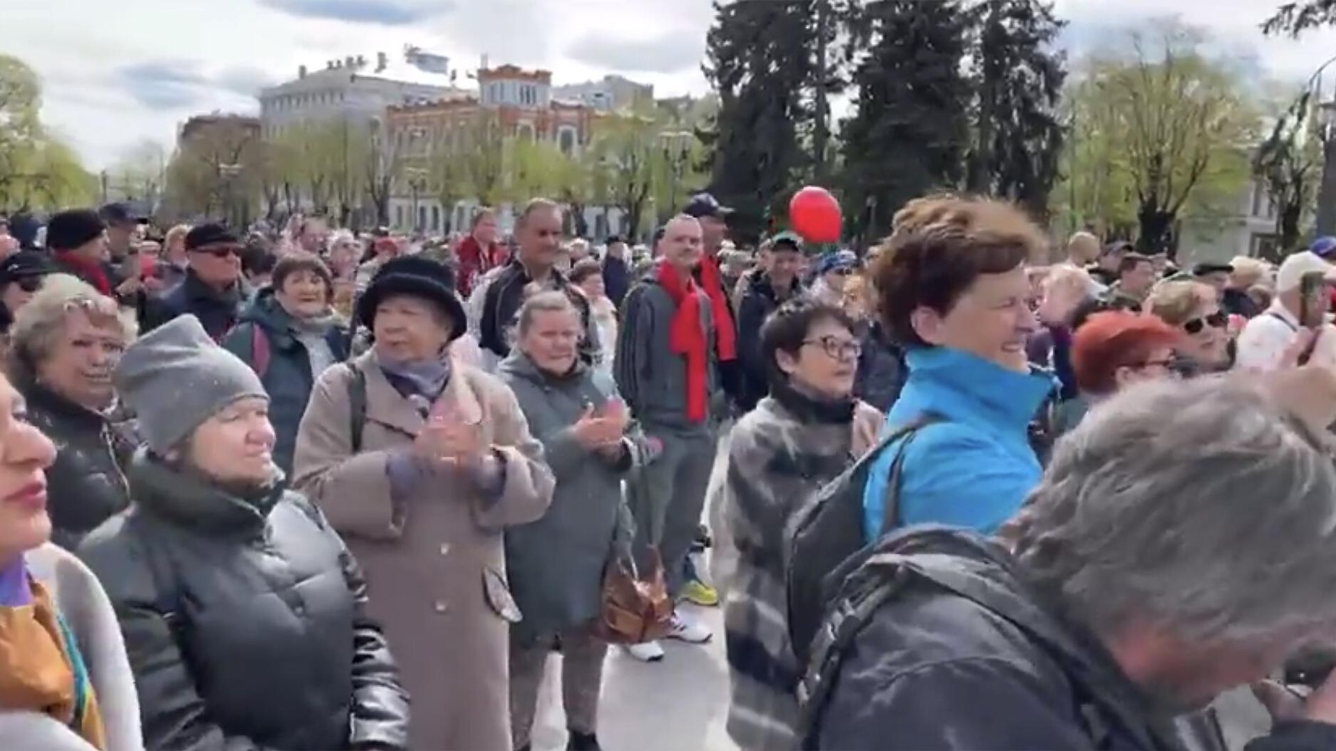 Митинг партии Русский союз Латвии в Риге. Кадр видео Митинг партии Русский союз Латвии в Риге. Кадр видео - РИА Новости, 1920, 01.05.2023