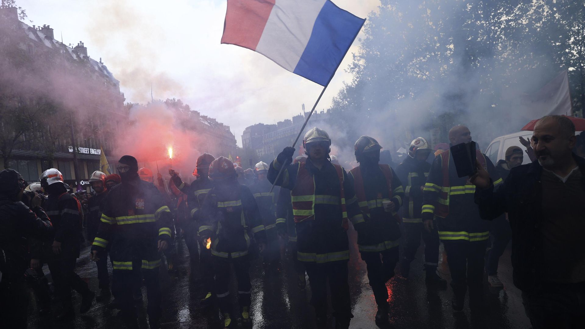 Участники первомайской демонстрации в Париже Участники первомайской демонстрации в Париже - РИА Новости, 1920, 03.05.2023
