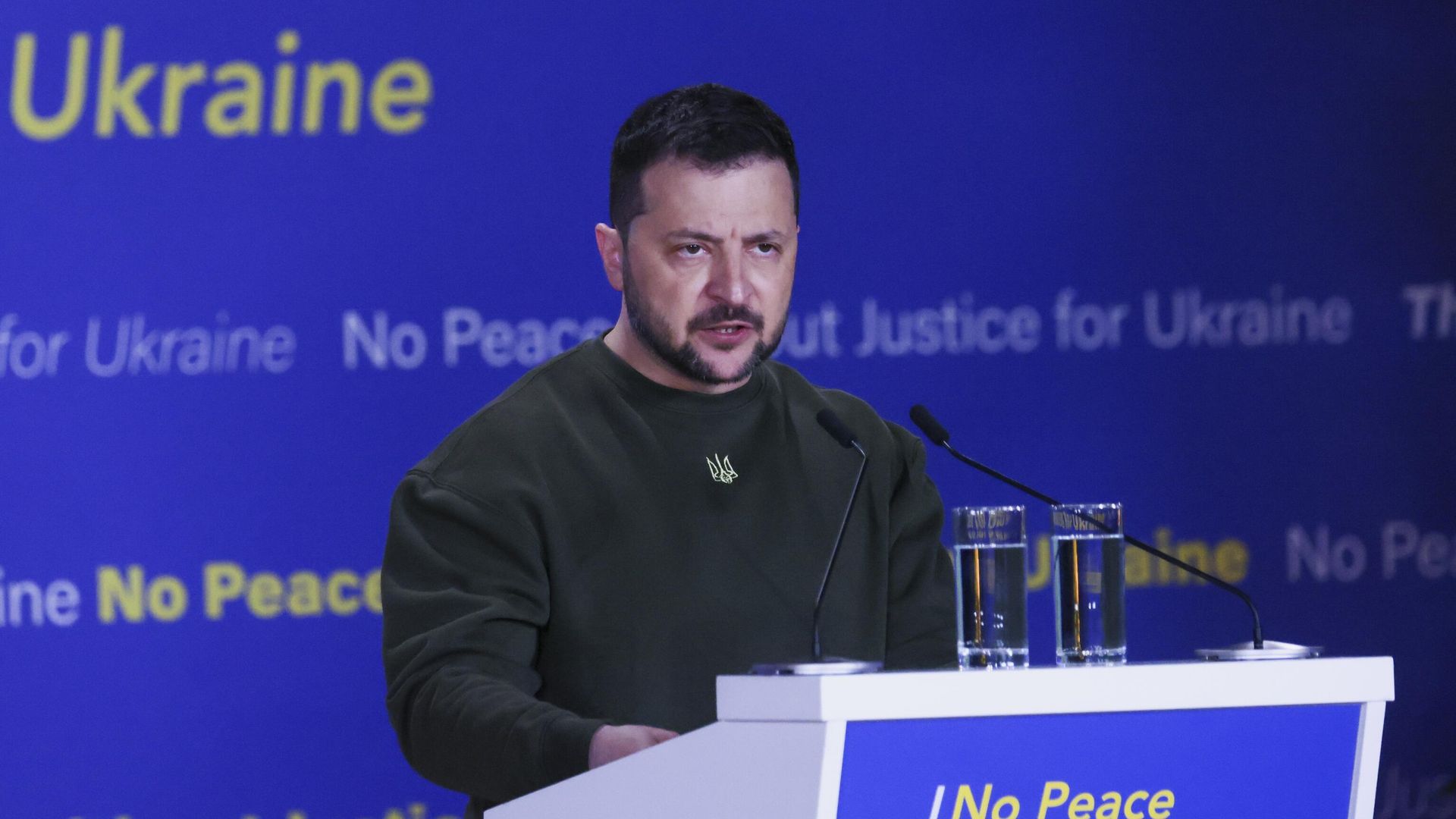 Президент Украины Владимир Зеленский во время выступления в Гааге, Нидерланды Президент Украины Владимир Зеленский во время выступления в Гааге, Нидерланды - РИА Новости, 1920, 08.05.2023