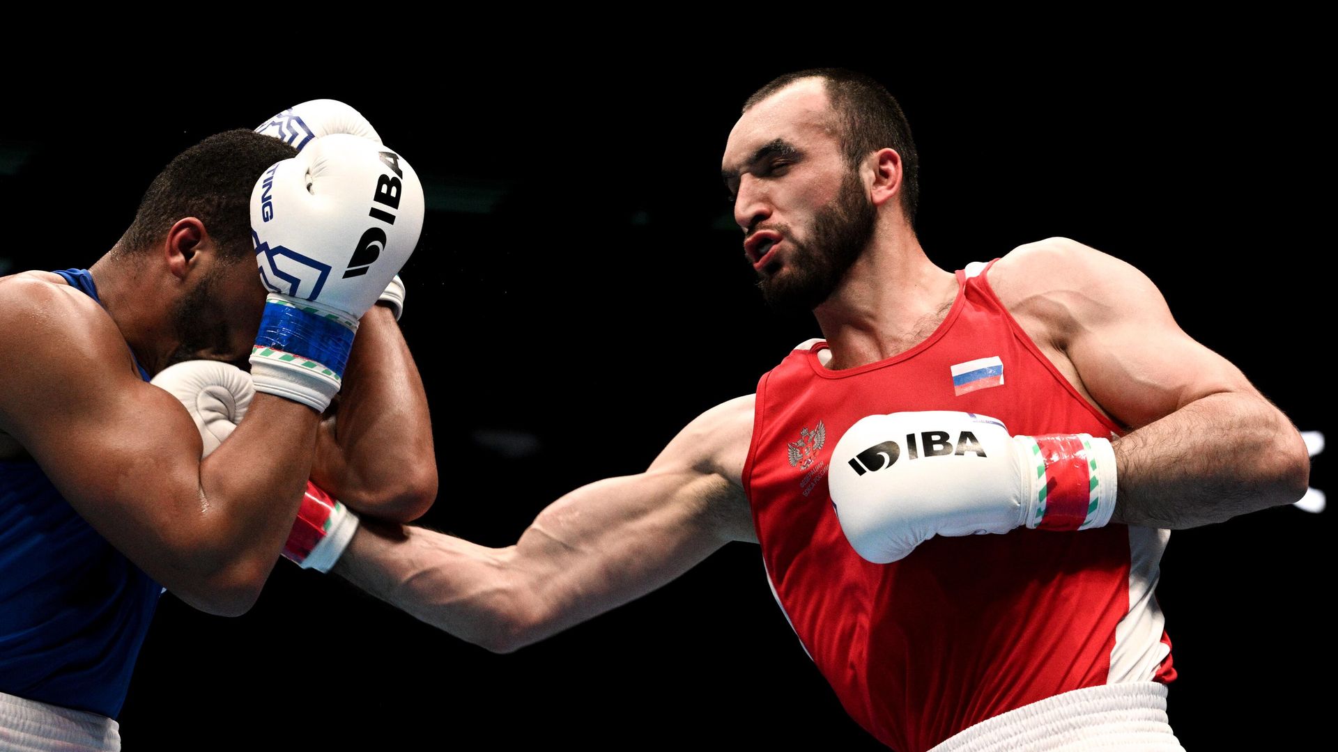Российский боксер Муслим Гаджимагомедов на чемпионате мира по боксу среди мужчин в Ташкенте. Российский боксер Муслим Гаджимагомедов на чемпионате мира по боксу среди мужчин в Ташкенте. - РИА Новости, 1920, 11.12.2025