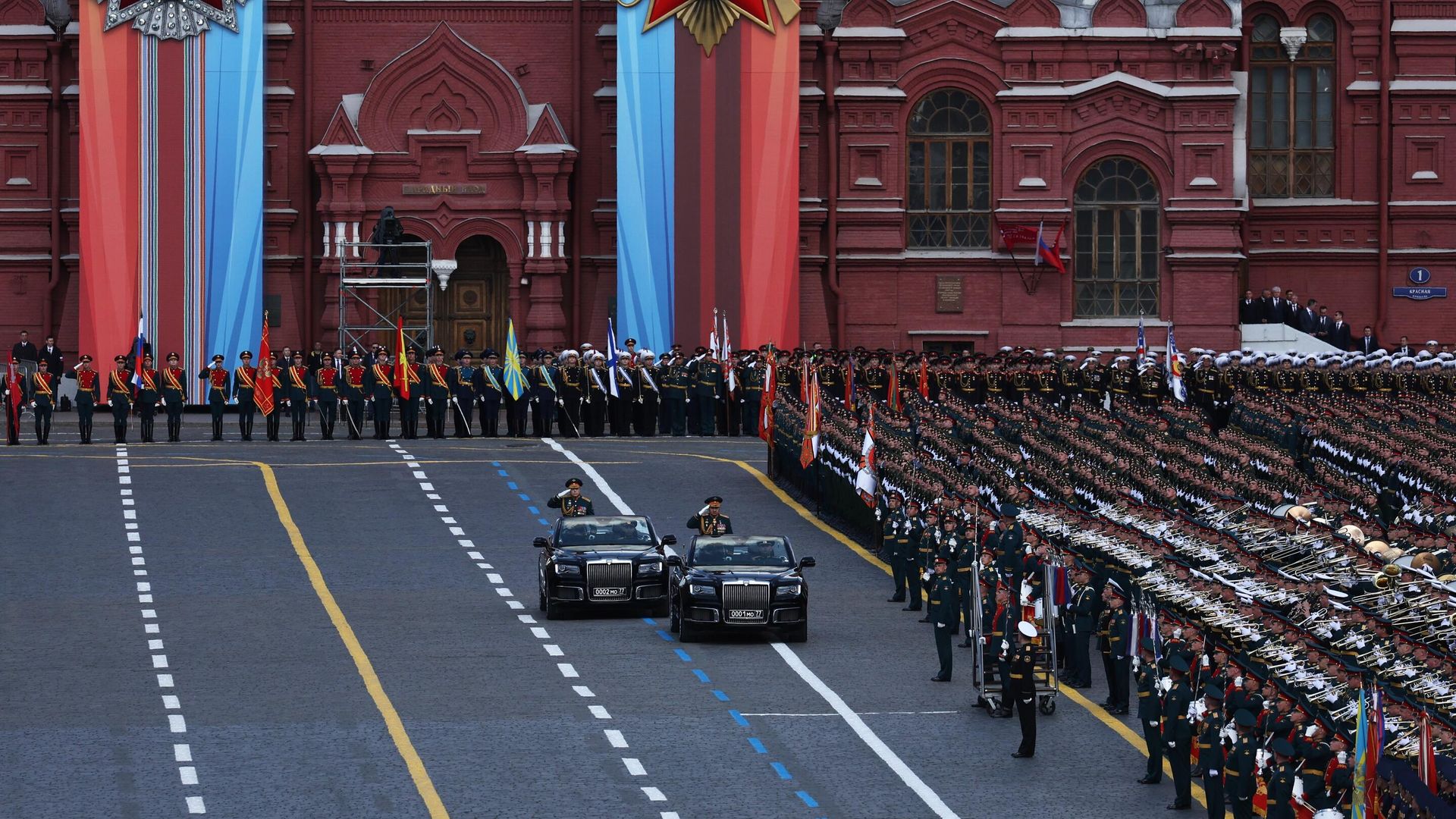 Министр обороны РФ Сергей Шойгу и главнокомандующий сухопутными войсками РФ Олег Салюков на параде в Москве, посвященном 78-й годовщине Победы в Великой Отечественной войне Министр обороны РФ Сергей Шойгу и главнокомандующий сухопутными войсками РФ Олег Салюков на параде в Москве, посвященном 78-й годовщине Победы в Великой Отечественной войне - РИА Новости, 1920, 09.05.2023