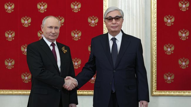 Президент РФ Владимир Путин и президент Казахстана Касым-Жомарт Токаев